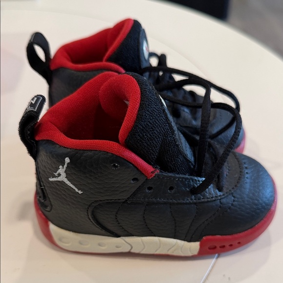Nike Air Jordon Jumpman Pro Kids Black and Red Sneakers 5 - Picture 3 of 6